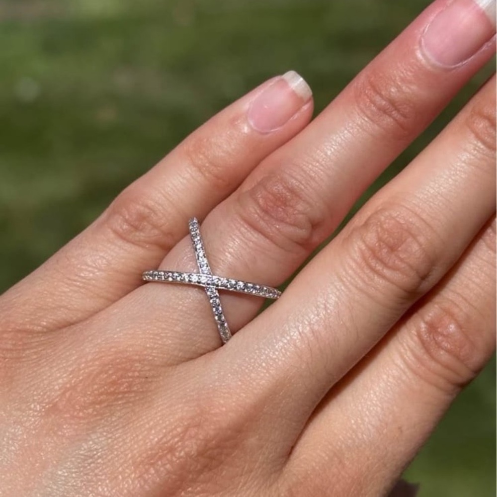 Elegant 925 Silver Criss-Cross Ring Sz 4.5
